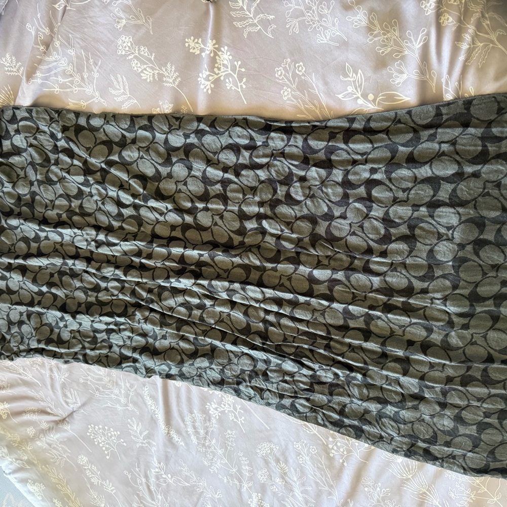 Coach Gray and Black Signature Circle Logo Scarf - Picture 4 of 4